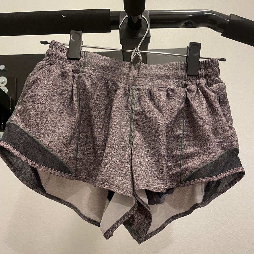 Lululemon Hottie Hot Low-Rise Lined Short 2.5”